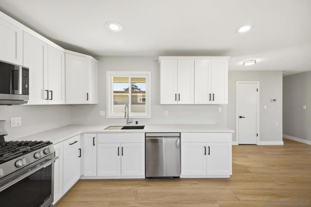 2990 Greyling Dr, San Diego CA: https://media.crmls.org/mediaz/0ca8b884-6352-42c2-b375-d0bc2c745ebf.jpg