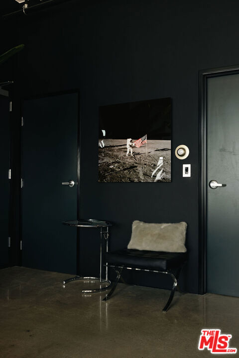 https://media.crmls.org/mediaz/0ca8f057-e44c-4a2b-9966-c366d5a85265.jpg?preset=X-Large