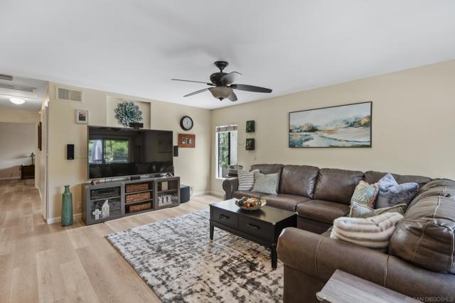 9757 Caminito Cuadro, San Diego CA: https://media.crmls.org/mediaz/0ca91602-cb44-4503-b117-0635aed48e10.jpg