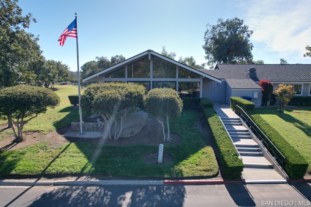 18218 Paradise Mountain Rd, Valley Center CA: https://media.crmls.org/mediaz/0ca9cda2-b355-4203-9064-698e23ac151d.jpg
