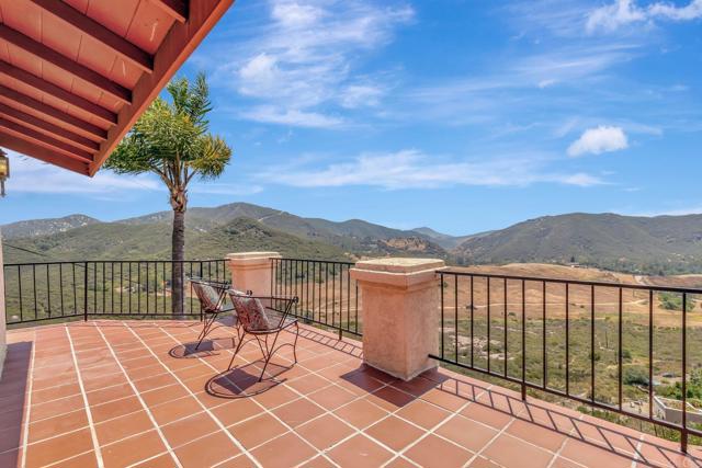 Detail Gallery Image 25 of 35 For 2702 Country Club Dr, Escondido,  CA 92029 - 4 Beds | 3 Baths