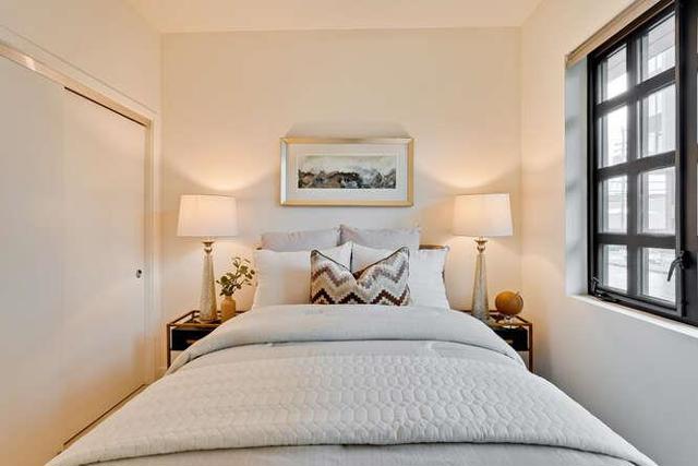 815 Tennessee Street, San Francisco CA: https://media.crmls.org/mediaz/0caacb60-2a3c-47ce-b347-fb0b531668eb.jpg