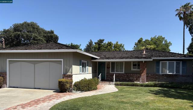 3041 Concord Blvd, Concord CA: https://media.crmls.org/mediaz/0cab6dbb-22aa-4321-8c84-1f5ae4e85ab2.jpg