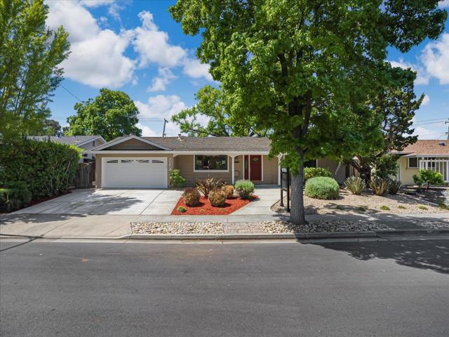 10623 Glenview Avenue, Cupertino CA: https://media.crmls.org/mediaz/0cab84b0-15a3-4aa0-b3b6-9341772a6b83.jpg