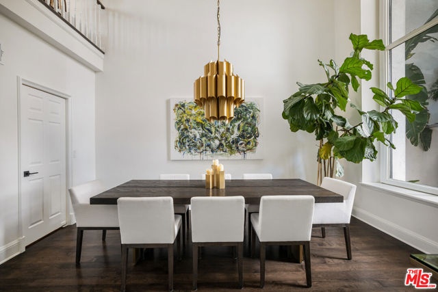 2241 Canyonback Road, Los Angeles CA: https://media.crmls.org/mediaz/0cabf8d7-1ac4-446b-9b00-4ad03641e0e2.jpg