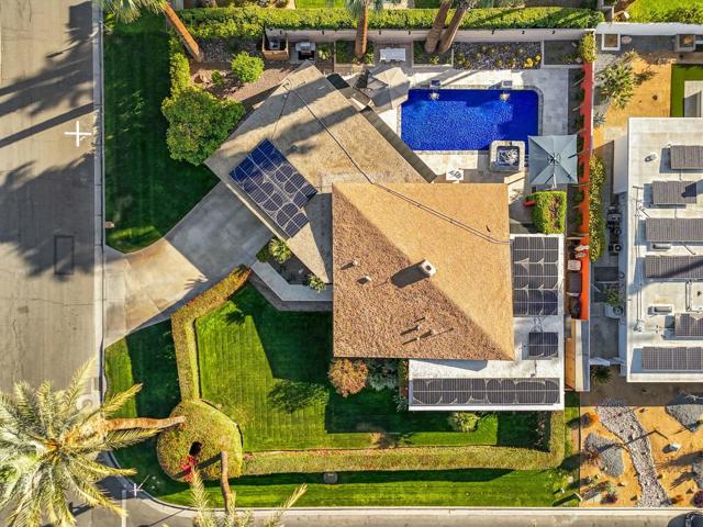 45371 Rancho Palmeras Drive, Indian Wells CA: https://media.crmls.org/mediaz/0cadb85c-2623-4957-91ab-61ed980a0b62.jpg