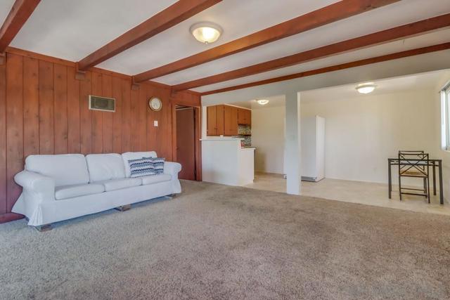 255 Highline Trl, El Cajon CA: https://media.crmls.org/mediaz/0cade5bf-66bf-47c8-b0e4-de19bf68d6f0.jpg