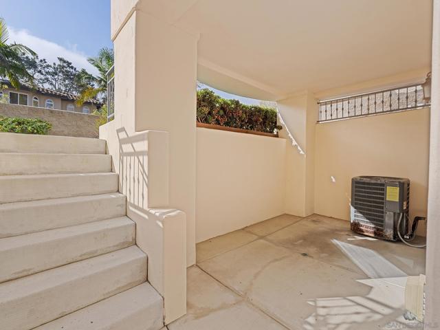 2265 Manchester Ave (and 2265A), Cardiff by the Sea CA: https://media.crmls.org/mediaz/0cae5902-035e-41e5-b655-1795b83a9e4c.jpg