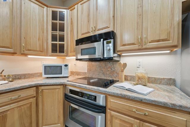 4942 Rocklin Dr, Union City CA: https://media.crmls.org/mediaz/0cae7b2c-6909-4f03-9435-dafe6294137b.jpg