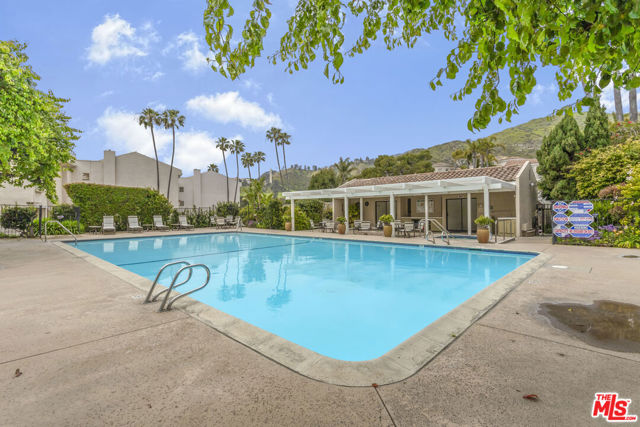 23910 De Ville Way, D photo 38