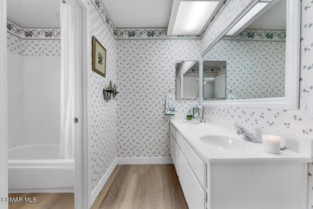 13101 Thomasville Court, Moorpark CA: https://media.crmls.org/mediaz/0caeedeb-3871-434a-a1cc-8b2ee0faf61b.jpg