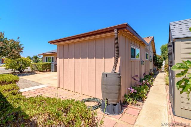 16498 Roca Dr, San Diego CA: https://media.crmls.org/mediaz/0caf6edc-4dd1-48b5-b9ba-1f6a937ef799.jpg