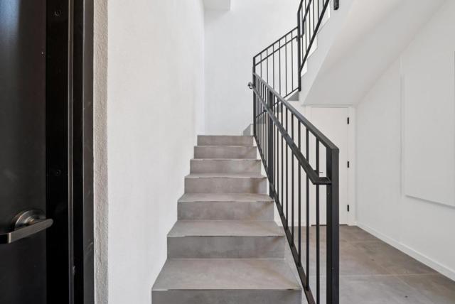 1433 Floribunda Avenue, Burlingame CA: https://media.crmls.org/mediaz/0caf885c-b25a-4d9b-8b26-1ec10978b27c.jpg