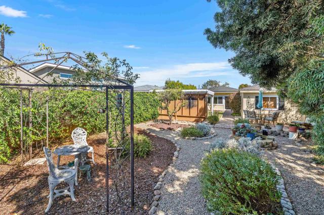 4730 Winona Ave, San Diego CA: https://media.crmls.org/mediaz/0cafc133-51c2-4fc3-8f32-14c6e55fbb04.jpg