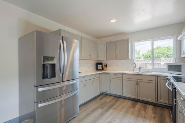 8340 Forest Street, Gilroy CA: https://media.crmls.org/mediaz/0cafeb04-2aa7-4240-86ac-9995b37bf88f.jpg