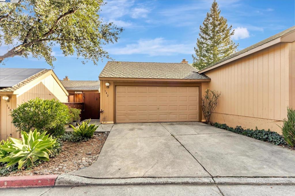 142 Spyglass Hill Rd