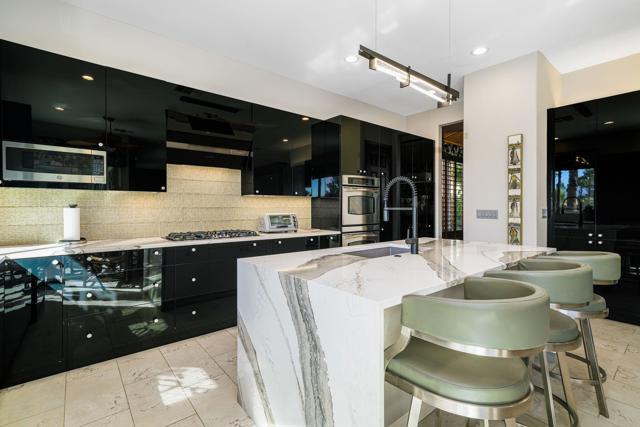 81347 Camino Sevilla, Indio CA: https://media.crmls.org/mediaz/0cb01f6a-fcc1-463d-8b84-3f31cb4f070f.jpg