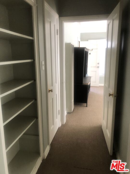 460 460 1/4 Kelton Avenue, Los Angeles CA: https://media.crmls.org/mediaz/0cb0684d-b67e-4afc-bc5d-9da01c5bed23.jpg