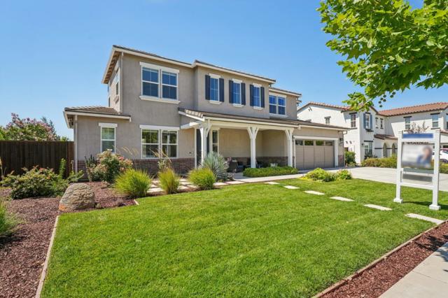 18713 White Moon Drive, Morgan Hill CA: https://media.crmls.org/mediaz/0cb152bc-fb7f-4979-b8c8-0f16f1be19a7.jpg
