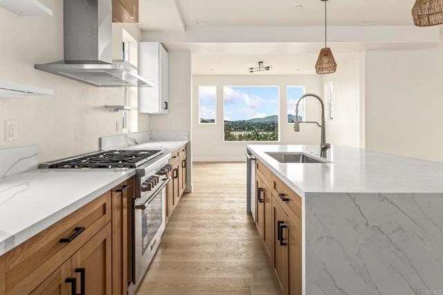 Detail Gallery Image 11 of 37 For 1535 Mount Glen, Escondido,  CA 92025 - 5 Beds | 4/1 Baths