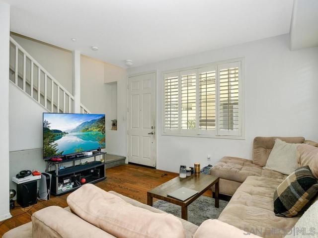 7725 El Cajon Blvd, La Mesa CA: https://media.crmls.org/mediaz/0cb17eac-d419-494e-915b-75e084a82a94.jpg