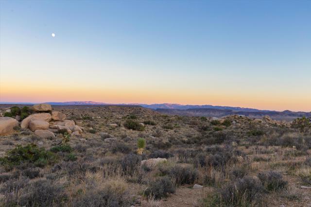 1 Dragonfly Lane, Pioneertown CA: https://media.crmls.org/mediaz/0cb1c06b-69c8-4e5d-973b-db14aa702598.jpg
