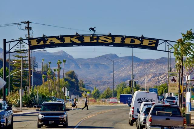 12525 Julian Avenue, Lakeside CA: https://media.crmls.org/mediaz/0cb2ce91-2489-4d66-bffe-e7697e5fd41b.jpg