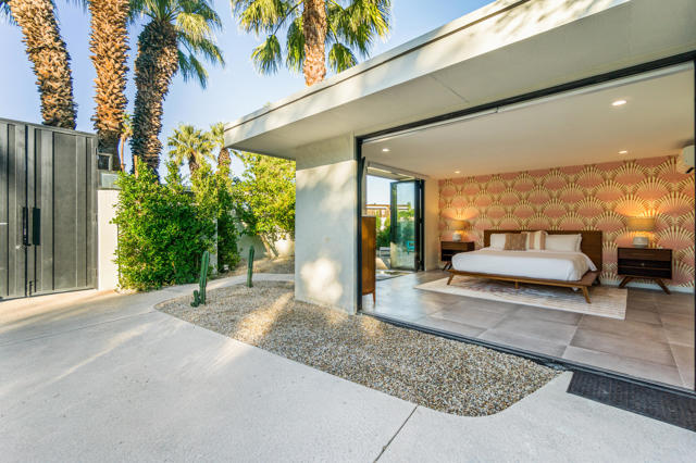 130 W Racquet Club Road #308, Palm Springs, CA 92262