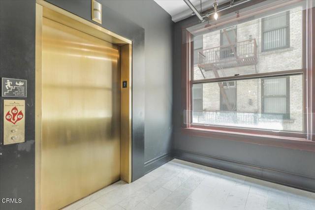 460 S Spring Street, Los Angeles CA: https://media.crmls.org/mediaz/0cb31582-38ff-49b9-bd95-225c8f2d0a72.jpg