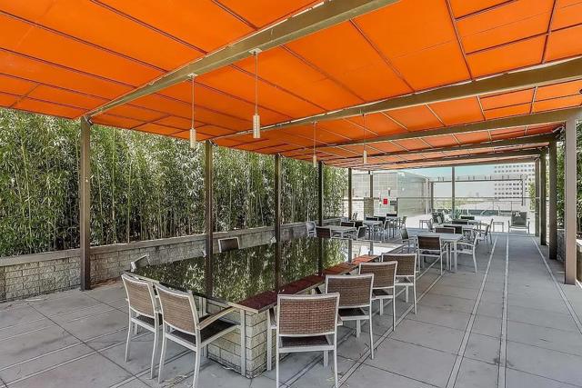 88 E San Fernando Street, San Jose CA: https://media.crmls.org/mediaz/0cb3372e-8af6-486a-b2e6-658432a9d601.jpg