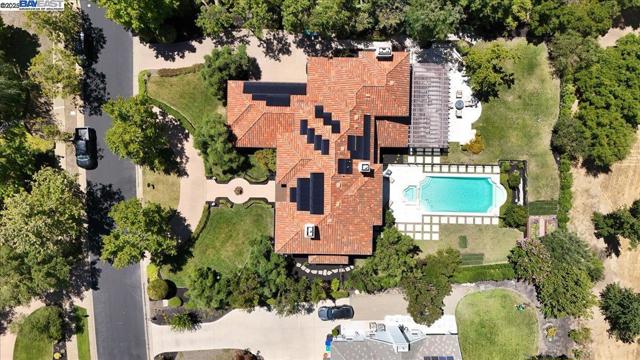 1137 Via Di Salerno, Pleasanton CA: https://media.crmls.org/mediaz/0cb379c7-99a6-425d-b372-ea7836b902e5.jpg