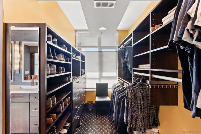 850 Beech St, San Diego CA: https://media.crmls.org/mediaz/0cb4296c-9783-4fec-a3a2-79ce45373b7a.jpg