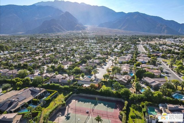 2861 Sundance Circle, Palm Springs CA: https://media.crmls.org/mediaz/0cb47aeb-3e3e-4a37-bb07-d8b9f5339f2d.jpg