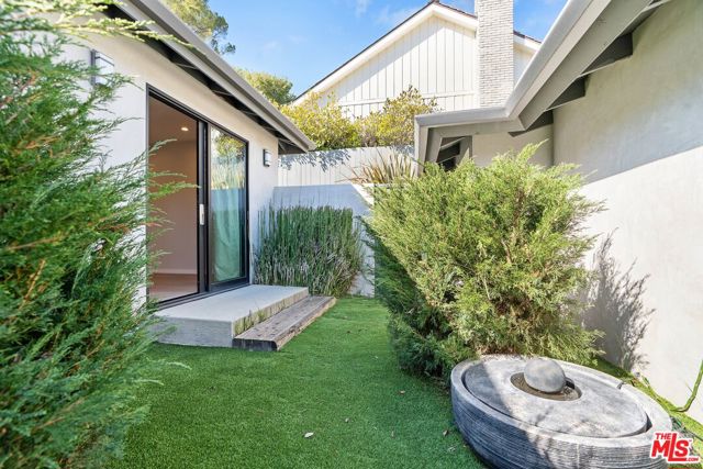 2829 Westbrook Avenue, Los Angeles CA: https://media.crmls.org/mediaz/0cb4cae5-b8cd-4361-af8f-7844e21bc91d.jpg