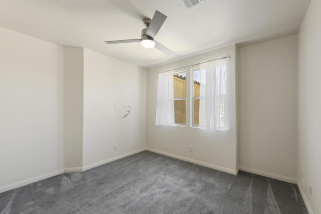 8680 Monument View Drive, Yucca Valley CA: https://media.crmls.org/mediaz/0cb53f25-42e8-4949-91bf-e562dfe56e81.jpg