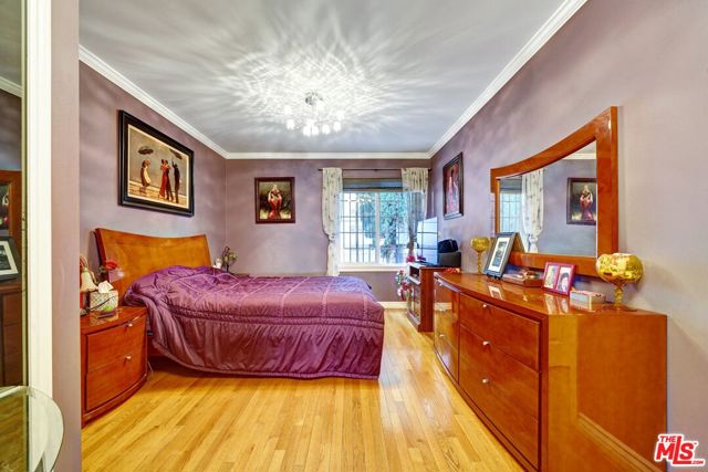 844 N Poinsettia Place, Los Angeles CA: https://media.crmls.org/mediaz/0cb545f2-11c0-49b8-8b3a-1592d15ad070.jpg