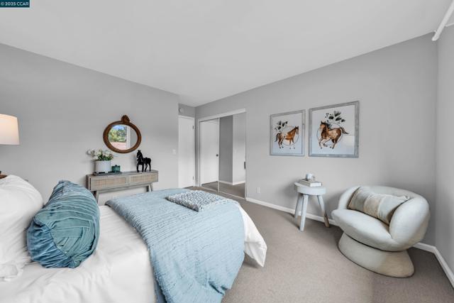 31 Turtle Creek Street, Oakland CA: https://media.crmls.org/mediaz/0cb59c83-9739-48bd-8ea3-62aa44a346db.jpg