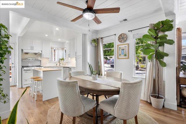 3148 Sylvan Ave, Oakland CA: https://media.crmls.org/mediaz/0cb60788-a0cc-46af-9883-cfefc5bbdf1f.jpg