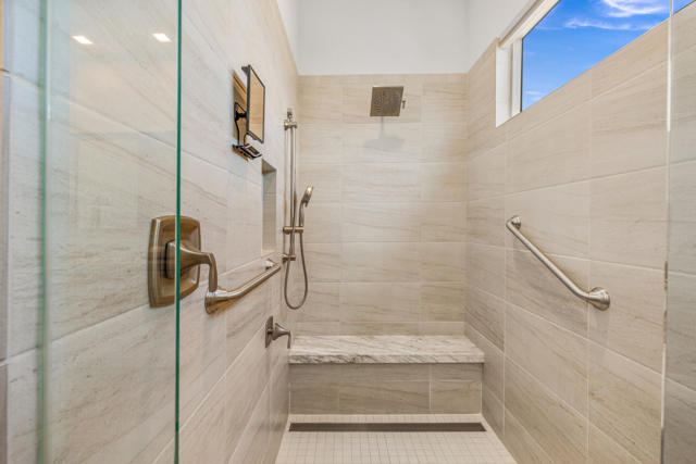 81350 Merv Griffin Way, La Quinta CA: https://media.crmls.org/mediaz/0cb6cc8c-33fc-483b-8e2e-8c3573d758b2.jpg