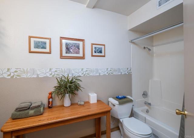 Detail Gallery Image 15 of 26 For 10865 Charing Cross Rd, Spring Valley,  CA 91978 - 4 Beds | 3 Baths