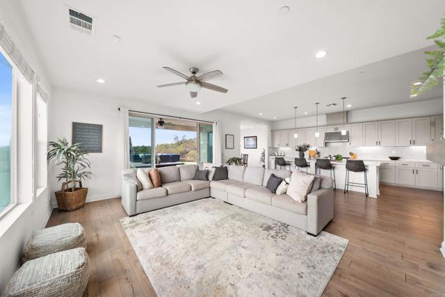 Detail Gallery Image 14 of 75 For 14546 Highcrest Ct, Poway,  CA 92064 - 5 Beds | 4/1 Baths