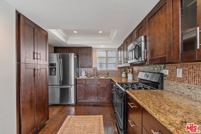 3743 S Canfield Avenue, Los Angeles CA: https://media.crmls.org/mediaz/0cb74ed7-9391-4ab7-99a0-3a6021afecfd.jpg