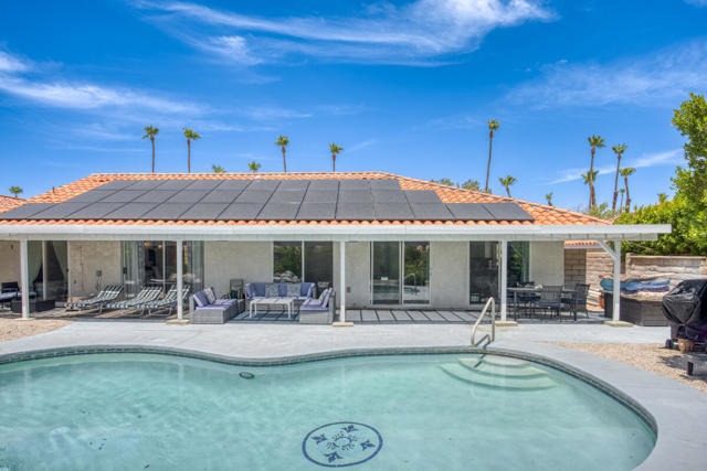 1479 E Francis Drive, Palm Springs CA: https://media.crmls.org/mediaz/0cb78bc7-8ffd-4270-ab92-4e5aaa81420c.jpg