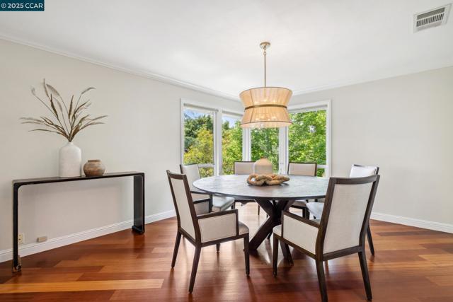 561 Morecroft Road, Lafayette CA: https://media.crmls.org/mediaz/0cb8219b-5193-4527-a1b4-831a2740df7f.jpg