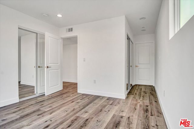 2419 S Cochran Avenue, Los Angeles CA: https://media.crmls.org/mediaz/0cb84eec-9598-492a-aac6-f57f67717d3d.jpg