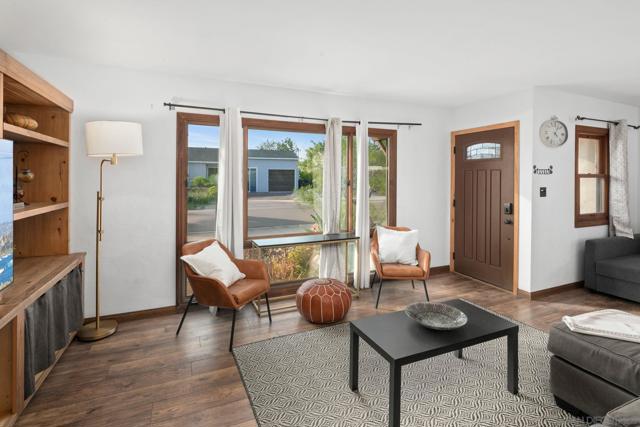 4407 Dakota Drive, San Diego CA: https://media.crmls.org/mediaz/0cb8bea1-76a4-4b41-91e5-848e0ce1c1e6.jpg