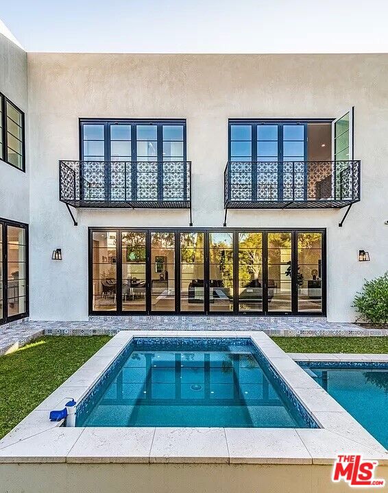 12509 W Sunset Boulevard, Los Angeles CA: https://media.crmls.org/mediaz/0cb9676b-0ecb-47e5-9f65-f58ae82caec9.jpg