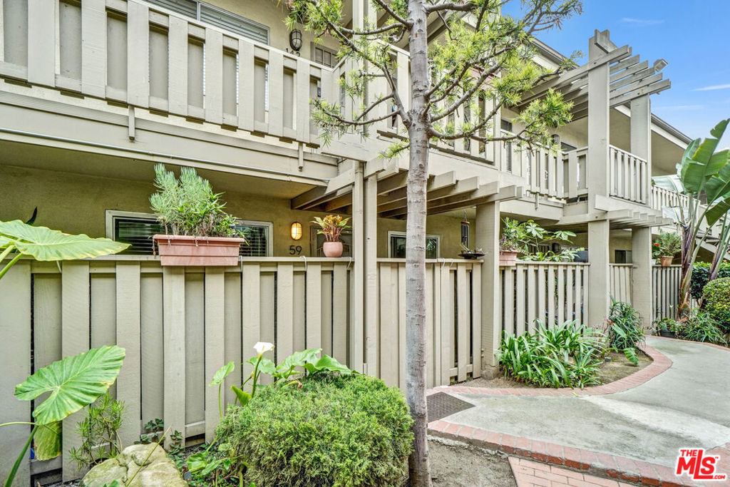 3265 Santa Fe Avenue #59