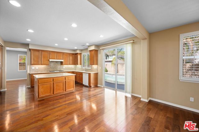 45495 Peacock Place, Temecula CA: https://media.crmls.org/mediaz/0cba9e56-2b50-445d-b8ef-4f18bab8d3b2.jpg