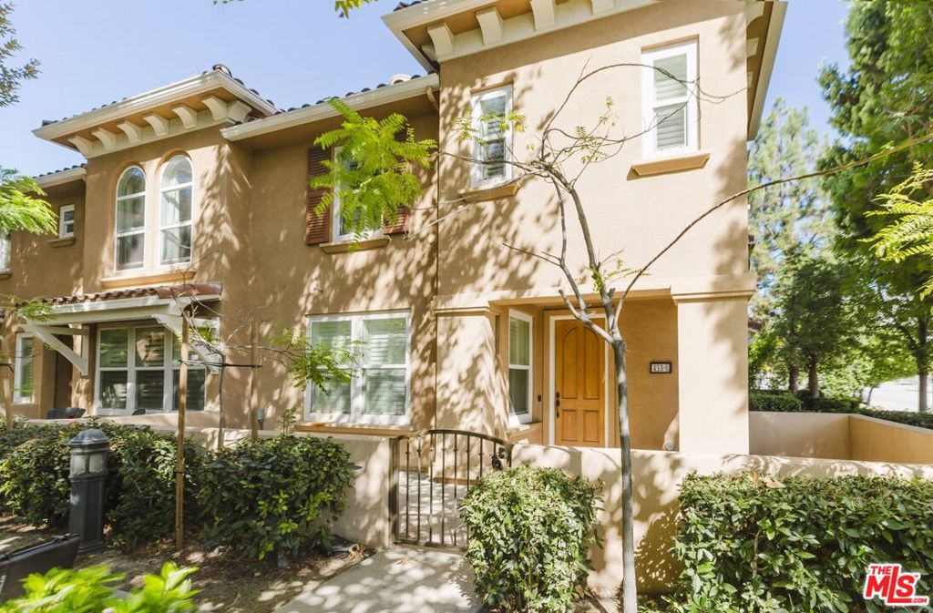 453 N Altadena Drive #8